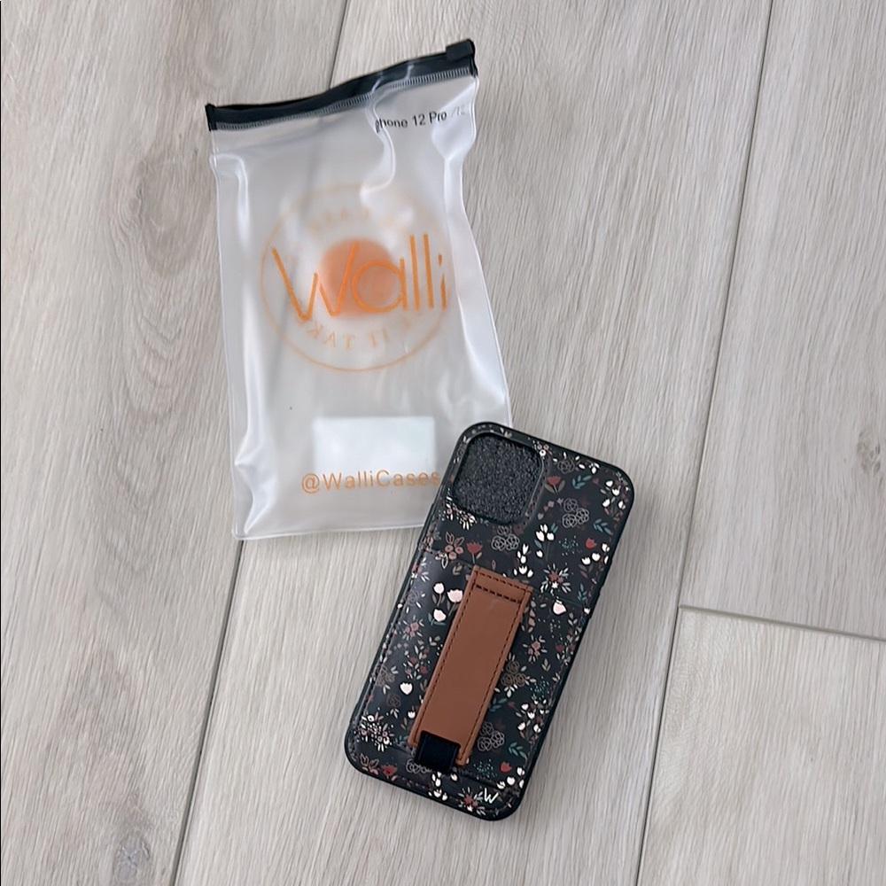 Walli Phone Case iPhone 12/12 Pro “Midnight Floral” NWT